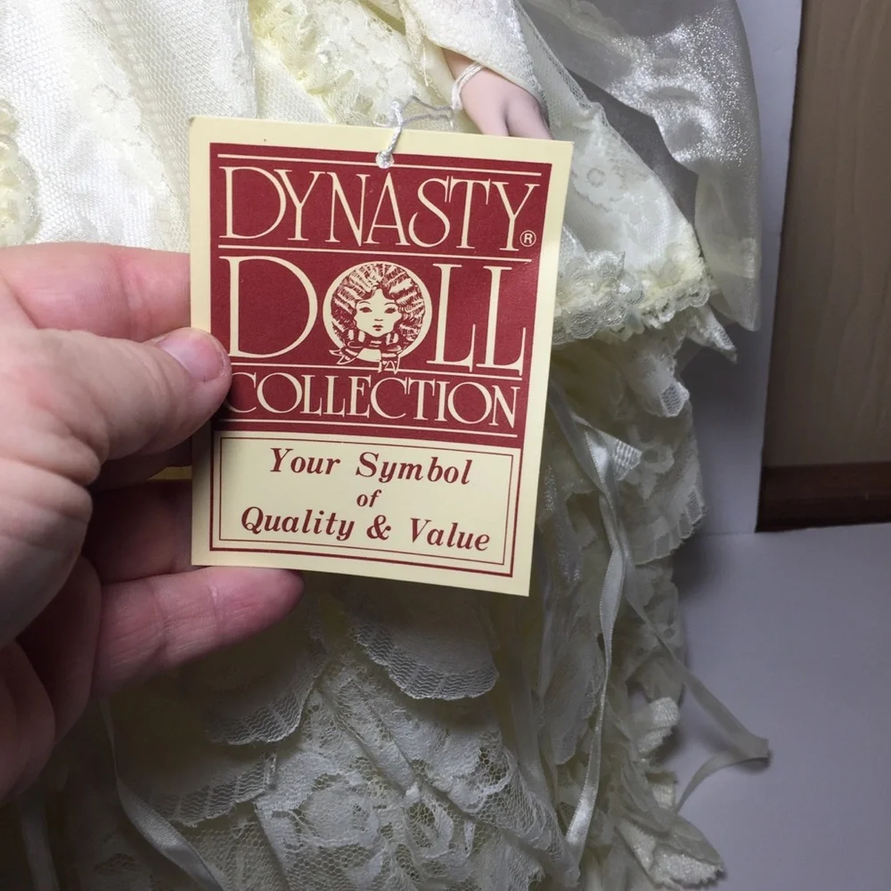 DYNASTY DOLLS Porcelain Bride Doll